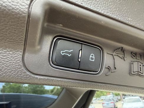 Used 2020 Ford Explorer Platinum w/ Premium Technology Package AWD/4WD image 28