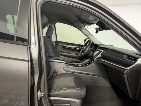 Used 2023 Jeep Grand Cherokee L Laredo RWD image 22