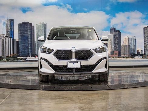 Certified 2024 BMW X2 xDrive28i w/ Premium Package image 3
