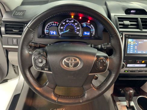 Used 2012 Toyota Camry XLE image 17