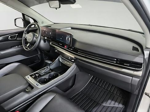 Certified 2026 Kia Carnival SX w/ SX Dark Edition Package FWD image 25
