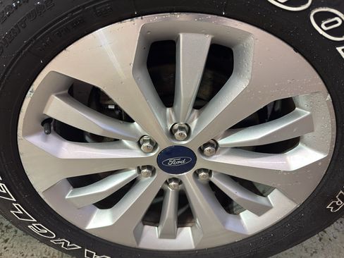 Used 2015 Ford F150 Lariat w/ Equipment Group 501A Mid image 37