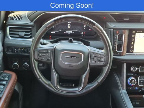 Used 2023 GMC Yukon XL Denali Ultimate AWD/4WD image 24