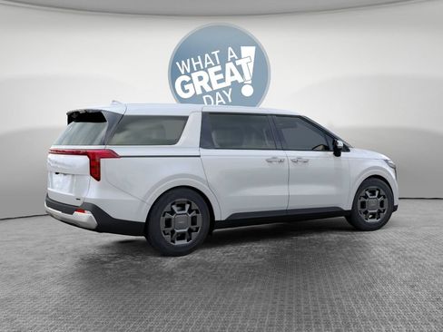New 2026 Kia Carnival EX FWD image 6