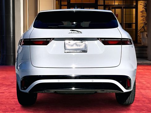 Used 2025 Jaguar F-PACE R-Dynamic S image 3