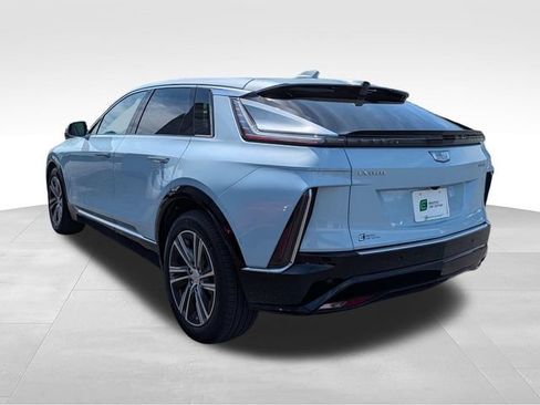 Used 2024 Cadillac Lyriq Luxury AWD/4WD image 5