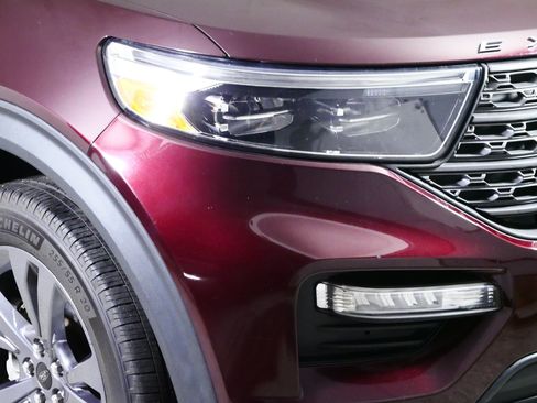 Used 2022 Ford Explorer XLT w/ Equipment Group 202A image 16