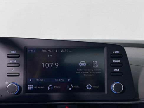 Certified 2025 Hyundai Elantra Sport image 8