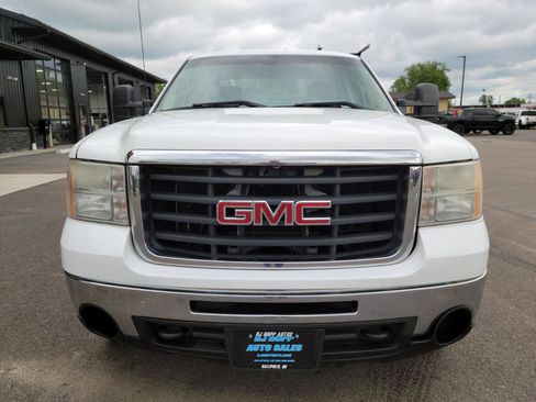 Used 2010 GMC Sierra 2500 W/T RWD image 2