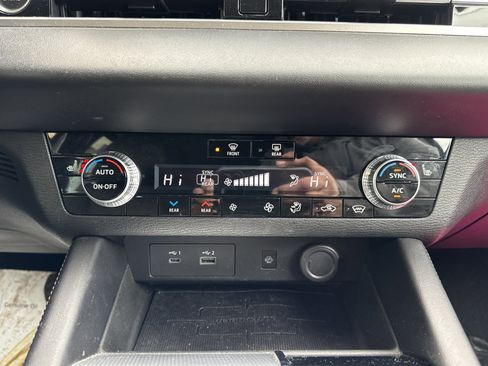 Used 2022 Mitsubishi Outlander SEL image 17