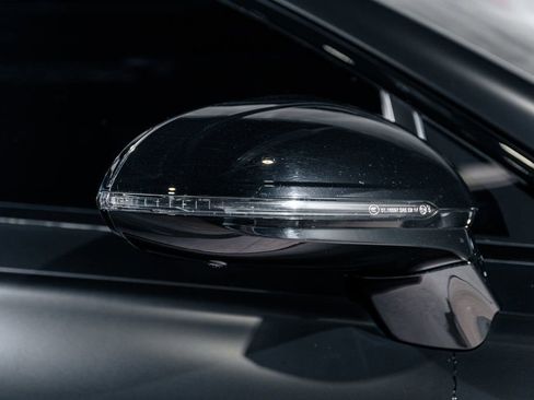 Used 2022 Bentley Flying Spur Plug-In Hybrid image 39