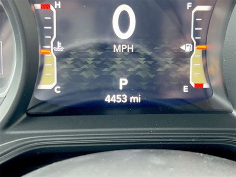 Used 2024 Jeep Gladiator Mojave w/ Safety Group image 12