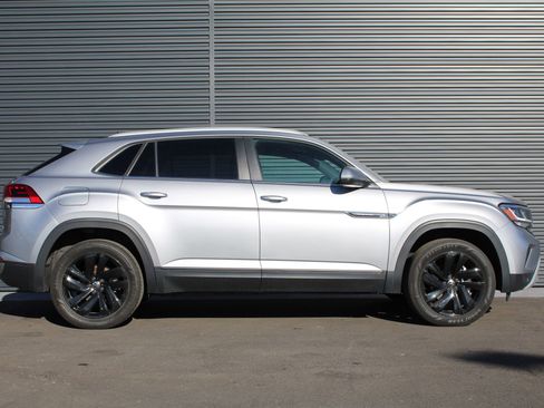 Used 2022 Volkswagen Atlas Cross Sport SE image 4