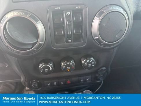 Used 2018 Jeep Wrangler Unlimited Sahara AWD/4WD image 18