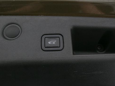 Used 2023 Chevrolet Equinox LT image 15