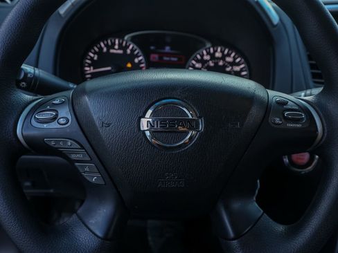 Used 2020 Nissan Pathfinder S image 25