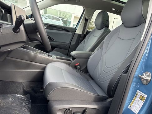 New 2026 Volkswagen Tiguan SE image 9