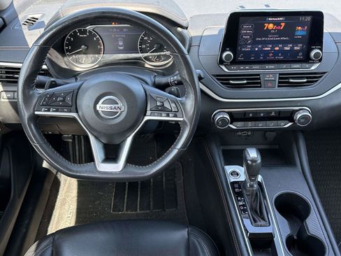 Used 2022 Nissan Altima 2.5 SR FWD image 9
