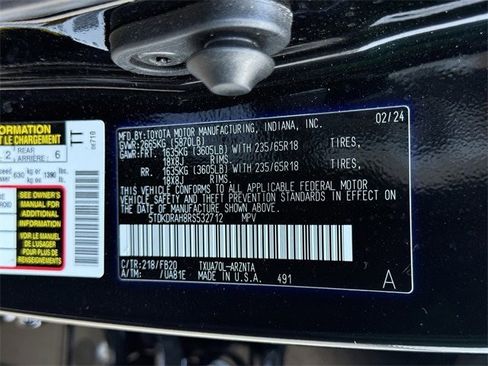 Used 2024 Toyota Highlander LE image 35