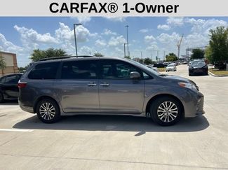 Used 2019 Toyota Sienna XLE w/ XLE Navigation Package FWD video 2