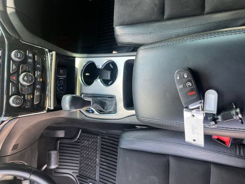 Used 2022 Jeep Grand Cherokee Laredo X RWD image 27