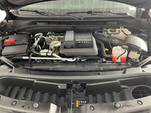 Used 2023 GMC Yukon SLT w/ SLT Luxury Package image 19