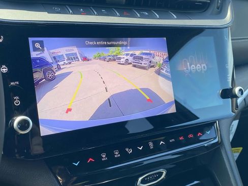 New 2026 Jeep Grand Cherokee Altitude AWD/4WD image 24