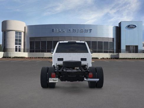 New 2025 Ford F550 4x4 Crew Cab image 6