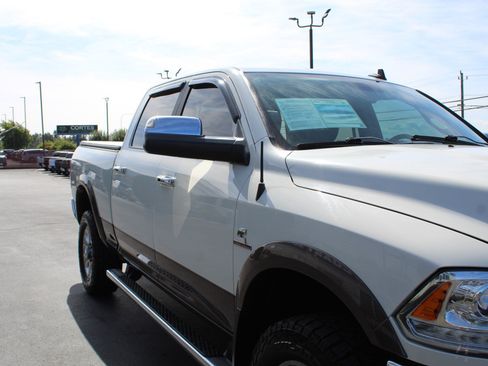 Used 2018 RAM 2500 Laramie w/ Convenience Group AWD/4WD image 9