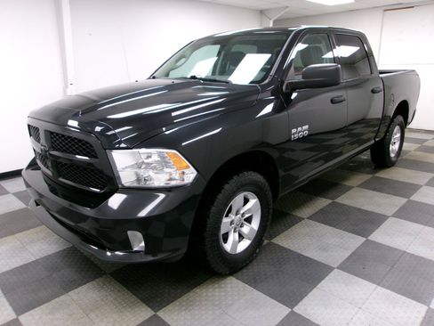 Used 2017 RAM 1500 Express AWD/4WD image 1