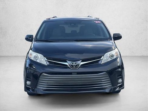 Used 2020 Toyota Sienna XLE image 2