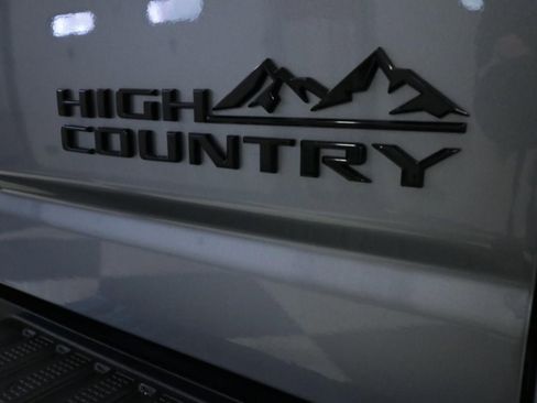 Used 2024 Chevrolet Silverado 2500 High Country w/ High Country Premium Package image 32