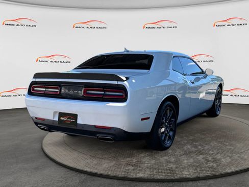 Used 2018 Dodge Challenger GT w/ Driver Convenience Group AWD/4WD image 10