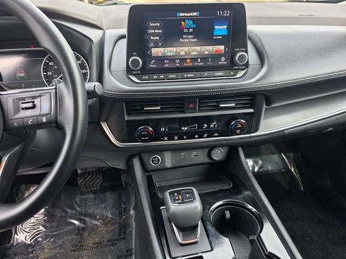 Used 2023 Nissan Rogue SV image 19