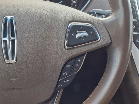 Used 2017 Lincoln MKX Reserve w/ Driver Assistance Package image 18