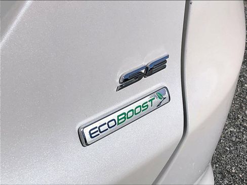 Used 2017 Ford Fusion SE w/ Fusion SE Technology Package FWD image 29