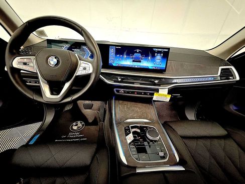 Used 2026 BMW X7 xDrive40i AWD/4WD image 12