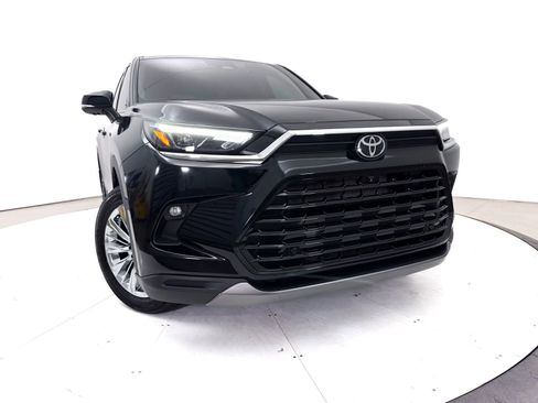 Used 2024 Toyota Grand Highlander AWD image 7