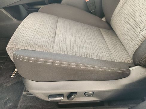 Used 2023 Nissan Rogue SV FWD image 23