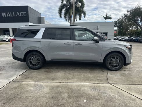 New 2026 Kia Carnival EX FWD image 5