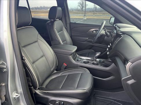 Used 2024 Chevrolet Traverse Premier w/ Redline Edition image 8