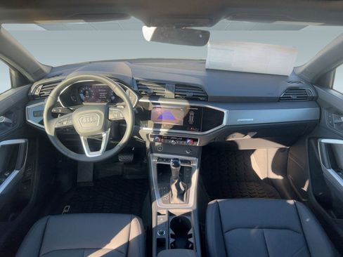 New 2025 Audi Q3 2.0T Premium image 17