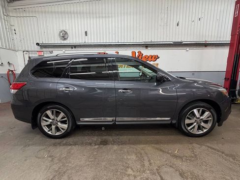Used 2014 Nissan Pathfinder Platinum w/ Cargo Package AWD/4WD image 8