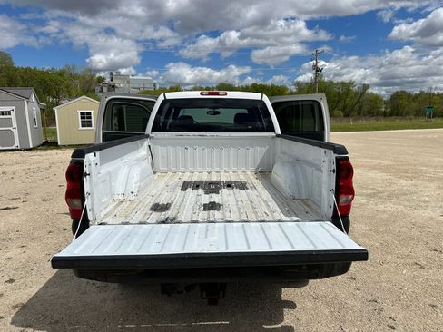 Used 2007 Chevrolet Silverado 2500 LT w/ Heavy-Duty Power Package AWD/4WD image 13