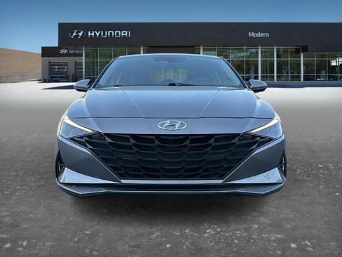 Used 2022 Hyundai Elantra Blue w/ Preferred Accessory Package FWD image 2