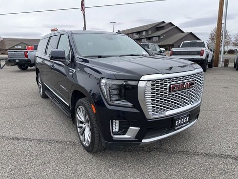 Used 2022 GMC Yukon XL Denali image 1