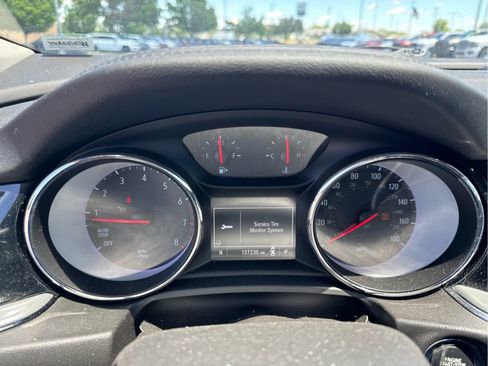 Used 2018 Buick Regal Preferred w/ Driver Confidence Package #1 FWD image 7