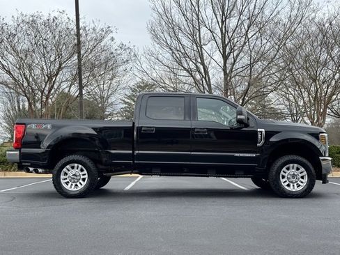Used 2019 Ford F250 XLT image 2
