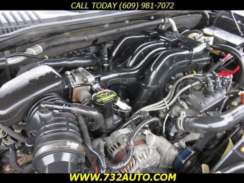 Used 2009 Ford Explorer XLT image 38