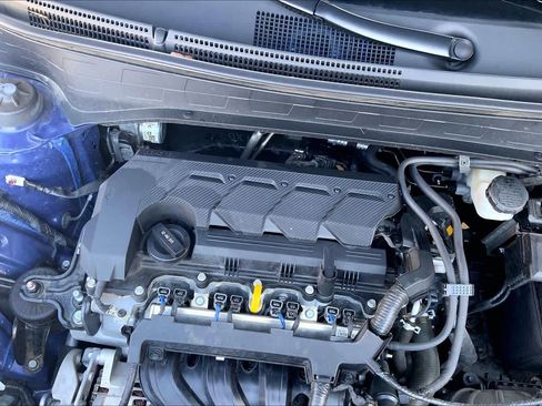 Certified 2025 Hyundai Venue SEL FWD image 30